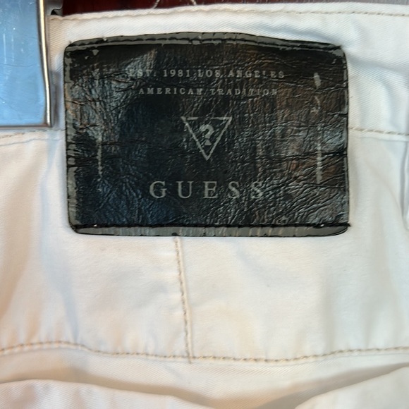 GUESS men’s white shorts size 36 - Picture 8 of 11